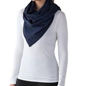 Lululemon Vinyasa Scarf - SLRJ black with blue